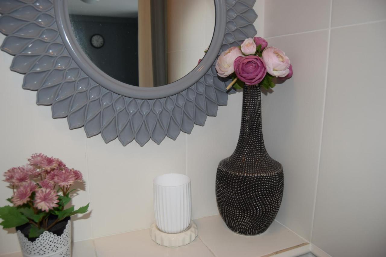 Be My Guest - Hoza Studio - Pkin Super Centrum Metro Wi-Fi Breakfast Varşovia Exterior foto