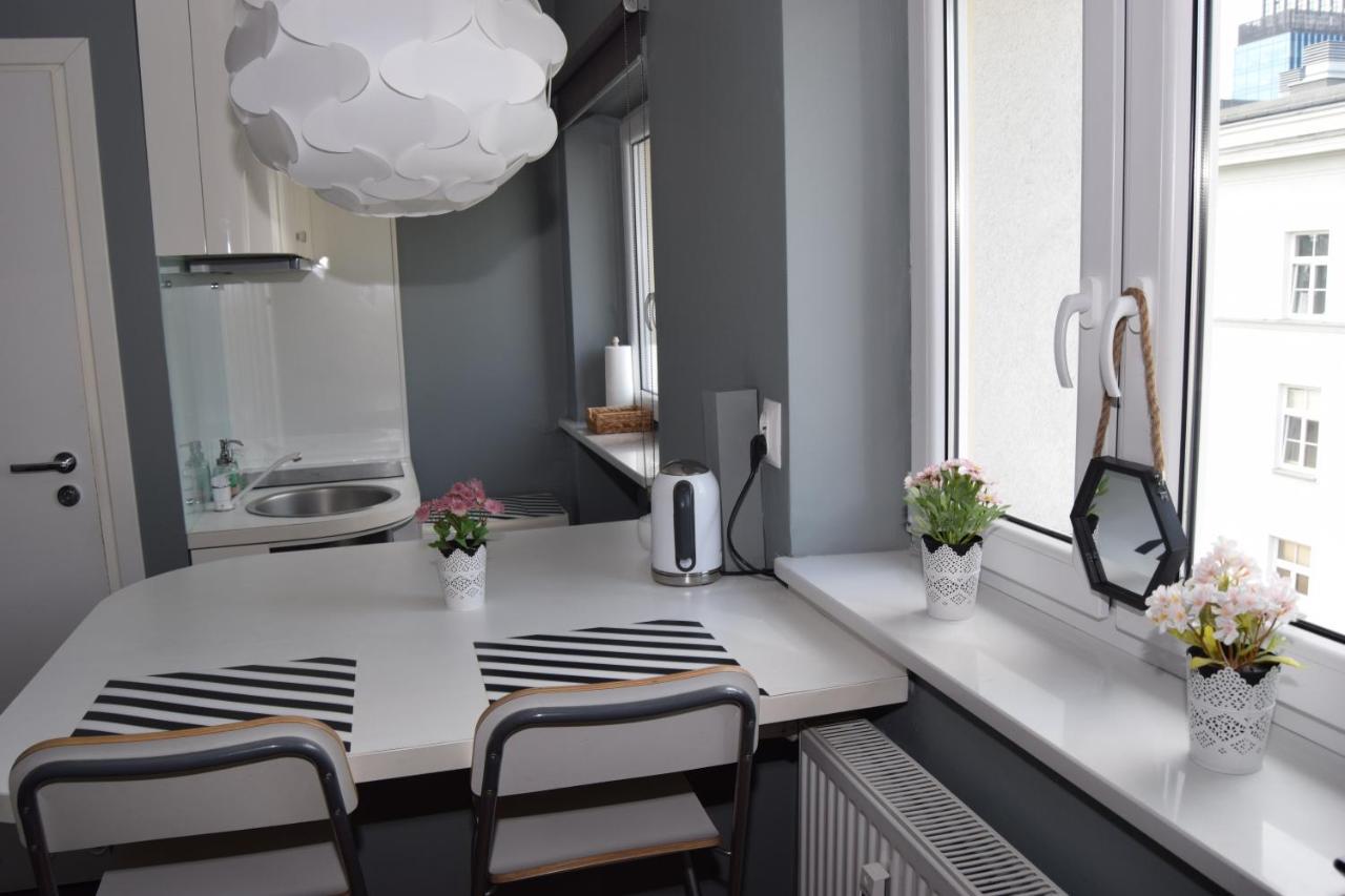 Be My Guest - Hoza Studio - Pkin Super Centrum Metro Wi-Fi Breakfast Varşovia Exterior foto